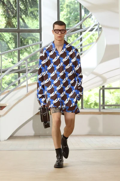 Look 13